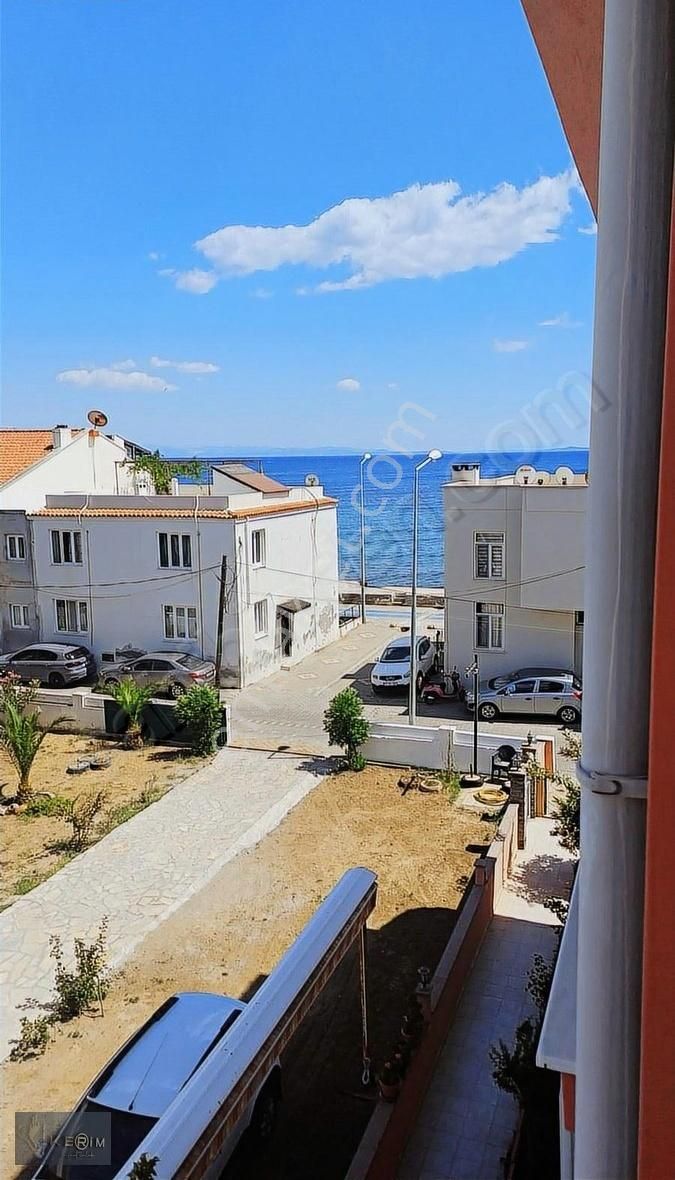 Kerim'den Satılık Küçükkuyu'da Denize 50m 2+1 Daire