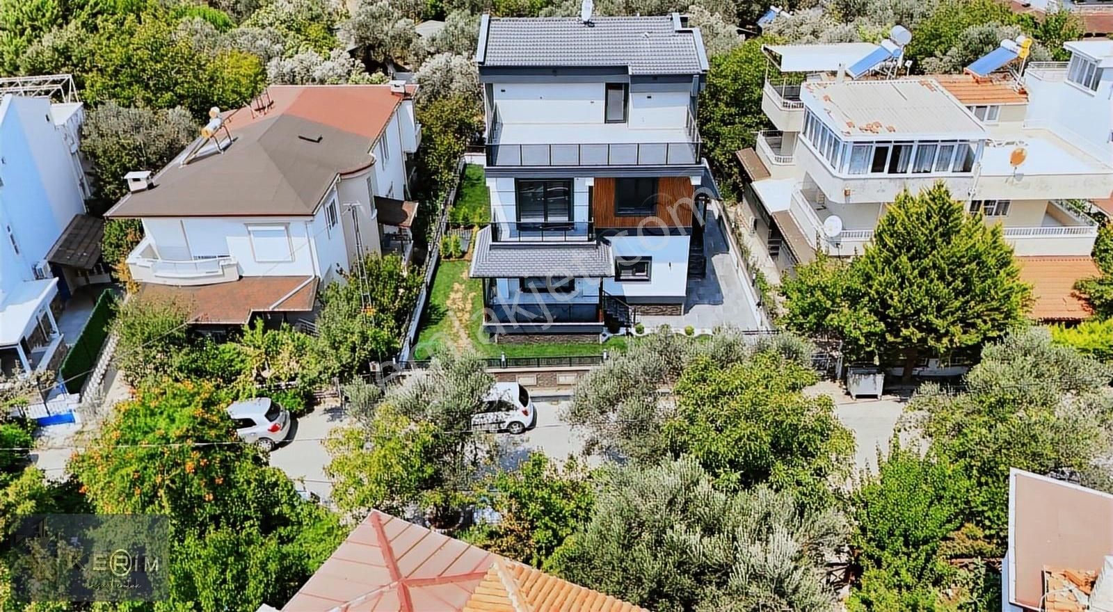 Kerim'den Altınoluk Fener'de Deniz'e 50mt 4+1 Triplex Villa