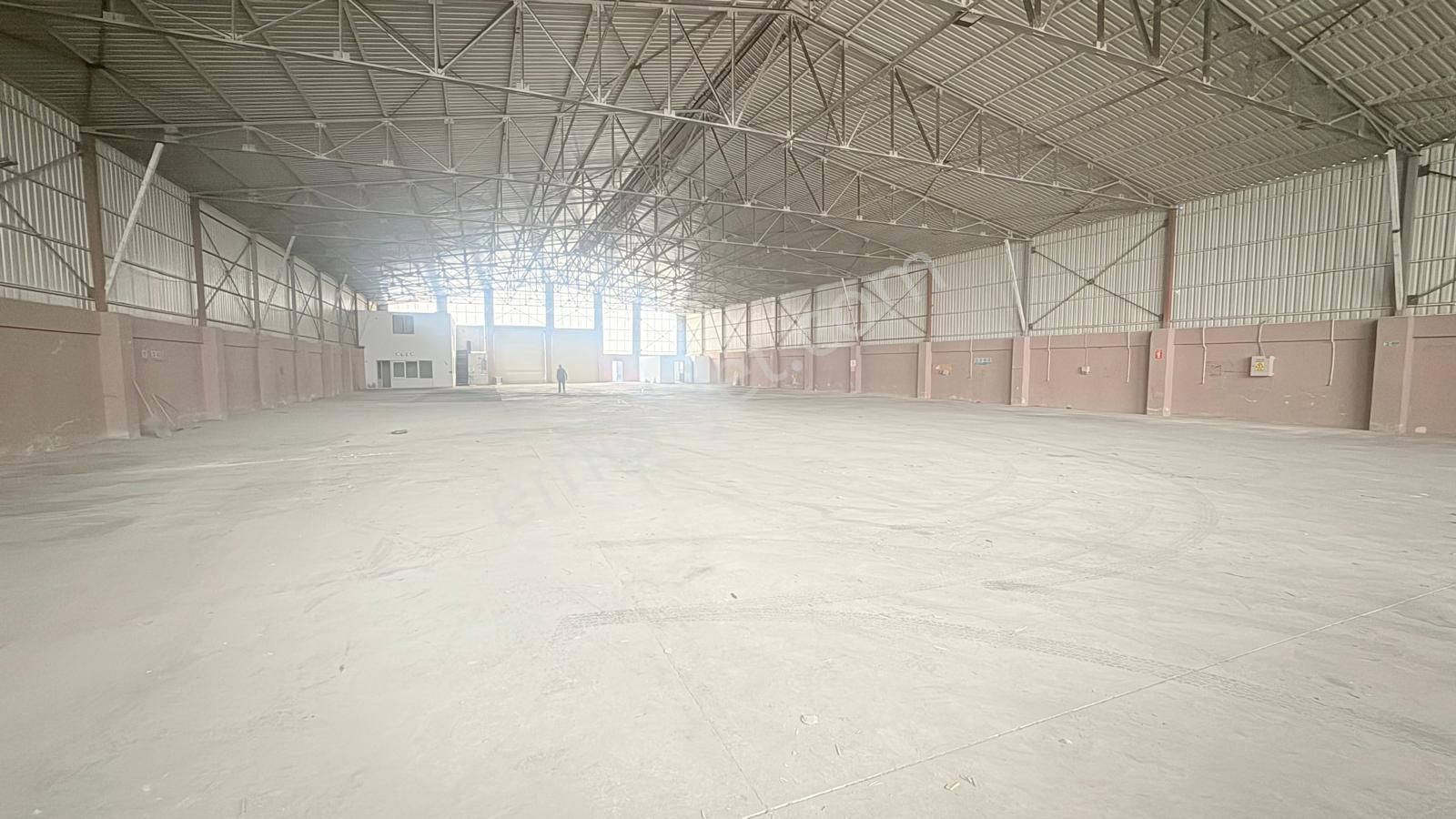 Zorlu Gayrimenkul'den İncirlik'te 2000m2 Kiralık Aylık Depo - Görsel 24