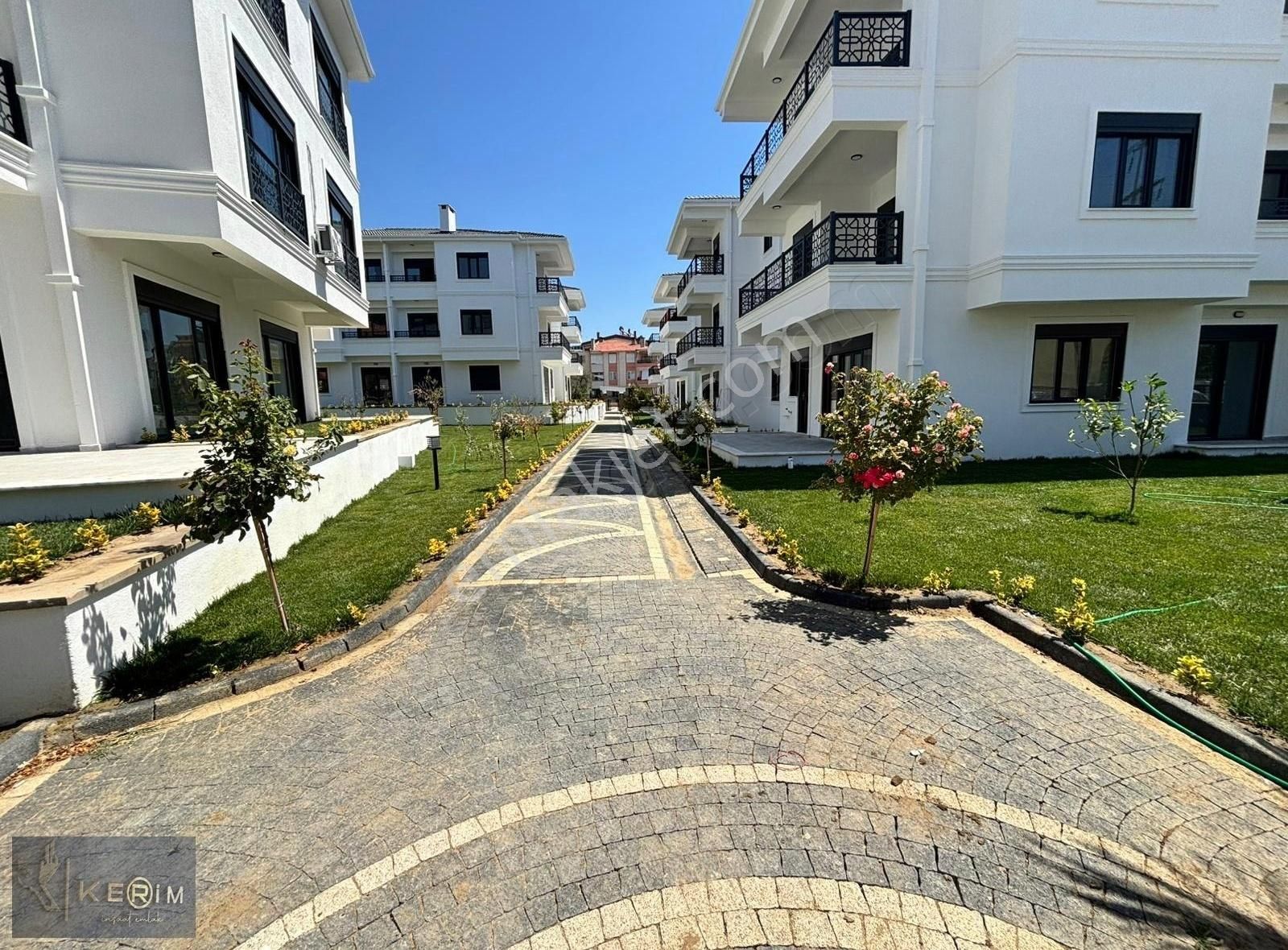 Kerim'den Küçükkuyu Merkez'de Sıfır 2+1 Kiralık Daire