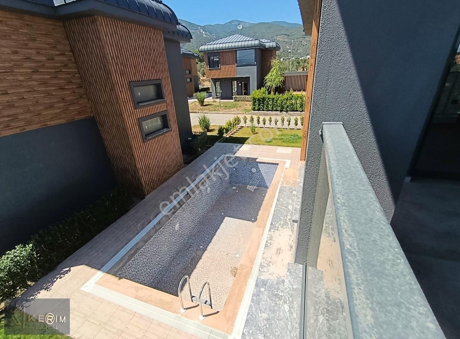 Kerim'den Satılık Güre'de Özel Havuzlu Otoparklı Lüx Villa - Görsel 5