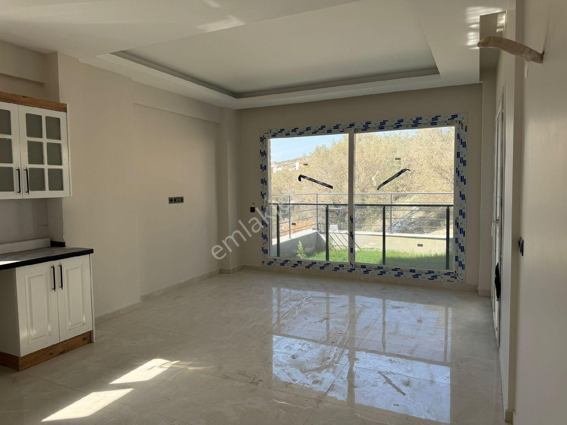 Kuşadası'nda Havuzlu 3+1 Sıfır Satılık Daire - Görsel 4