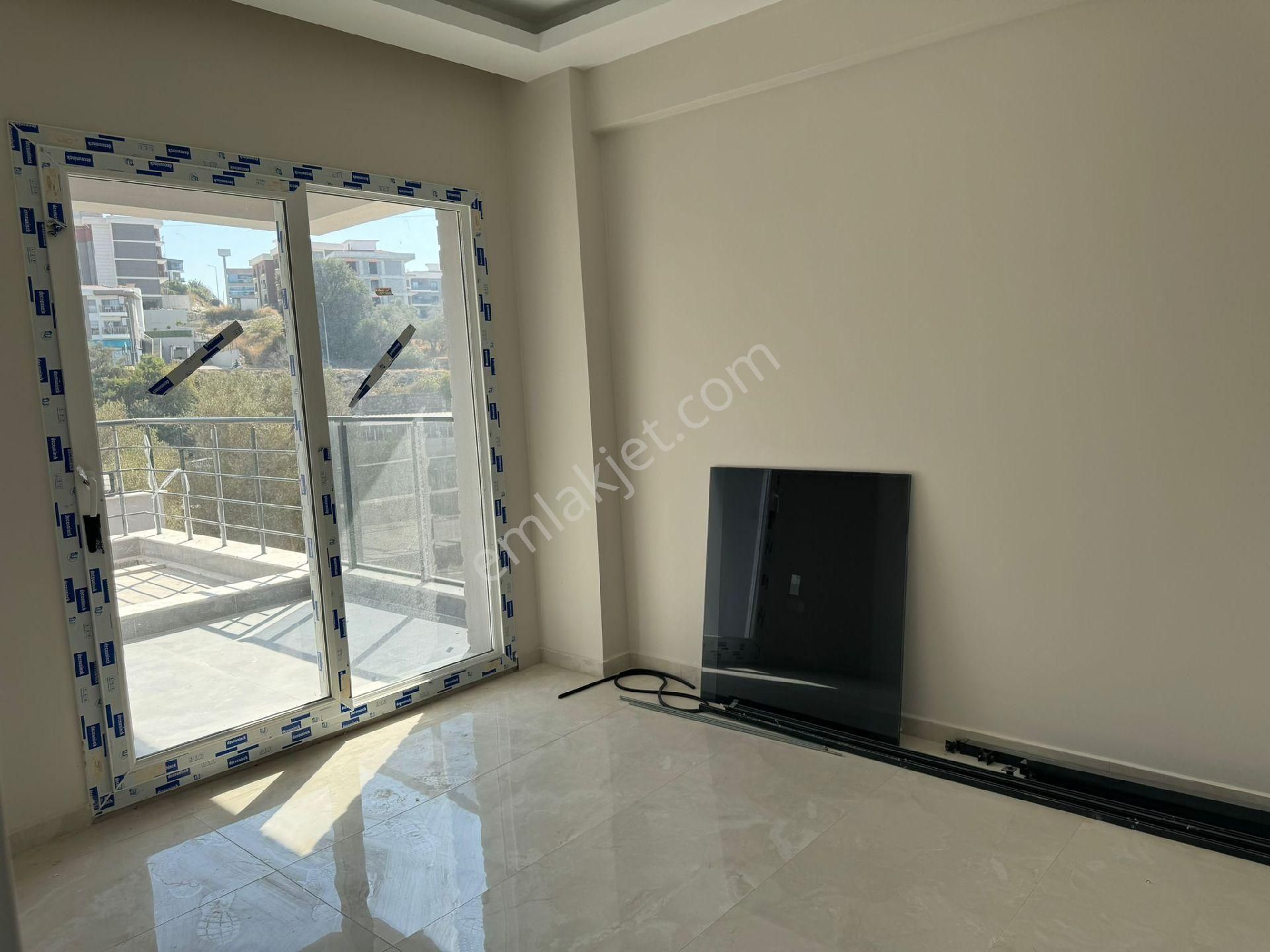 Kuşadasın'nda İki Bloklu Havuzlu 3+1 Satılık Daire - Görsel 10