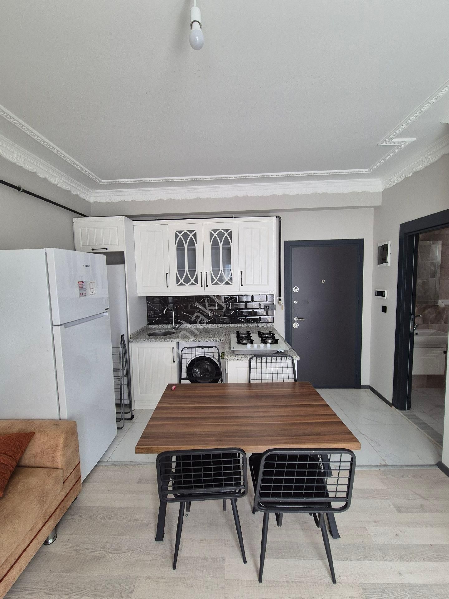 Gültepe'de 1+1 Full Eşyalı Az Katlı Hasarsız Balkonlu Kiralık Daire - Görsel 3