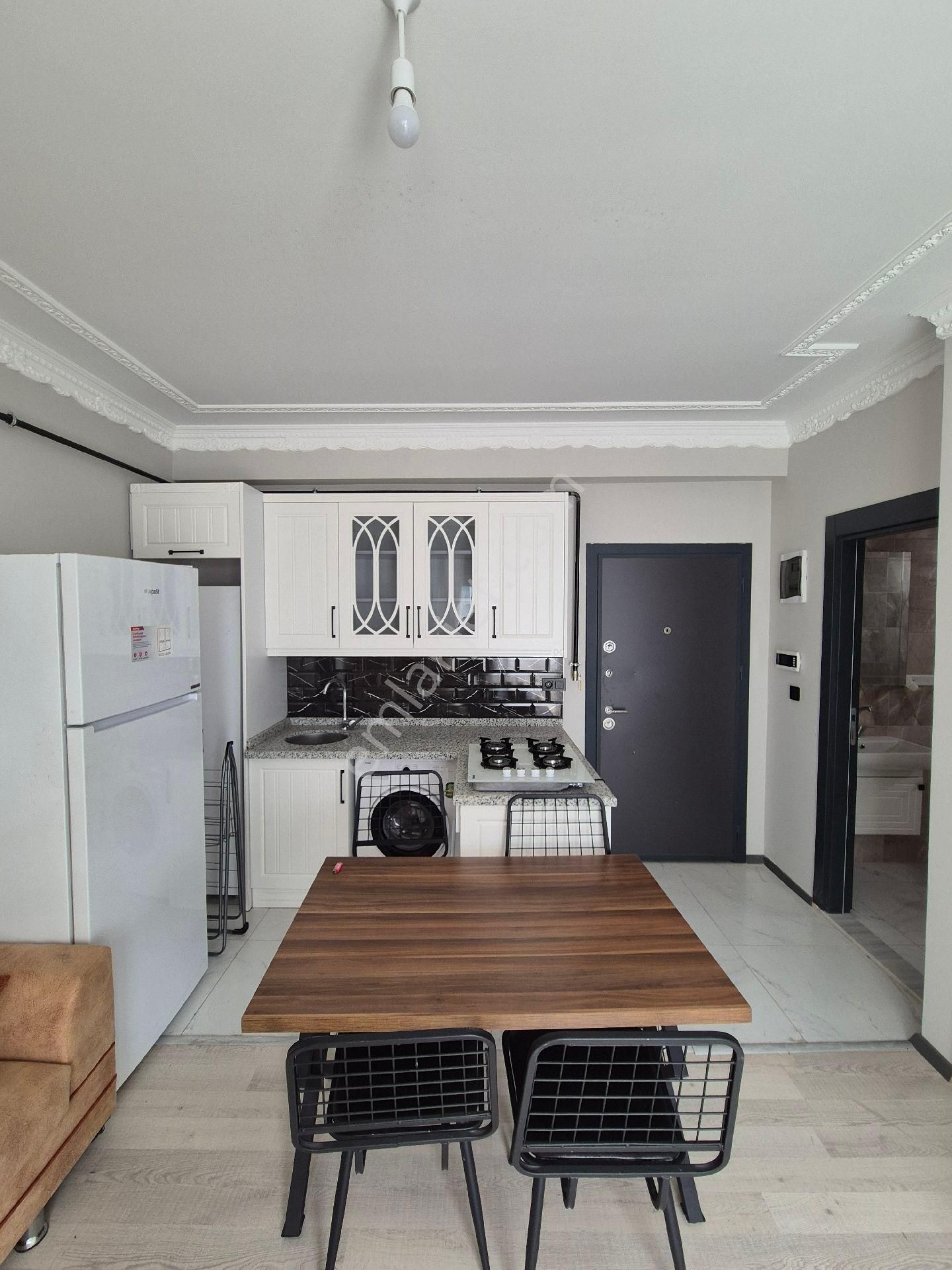 Gültepe'de 1+1 Full Eşyalı Az Katlı Hasarsız Balkonlu Kiralık Daire - Görsel 2