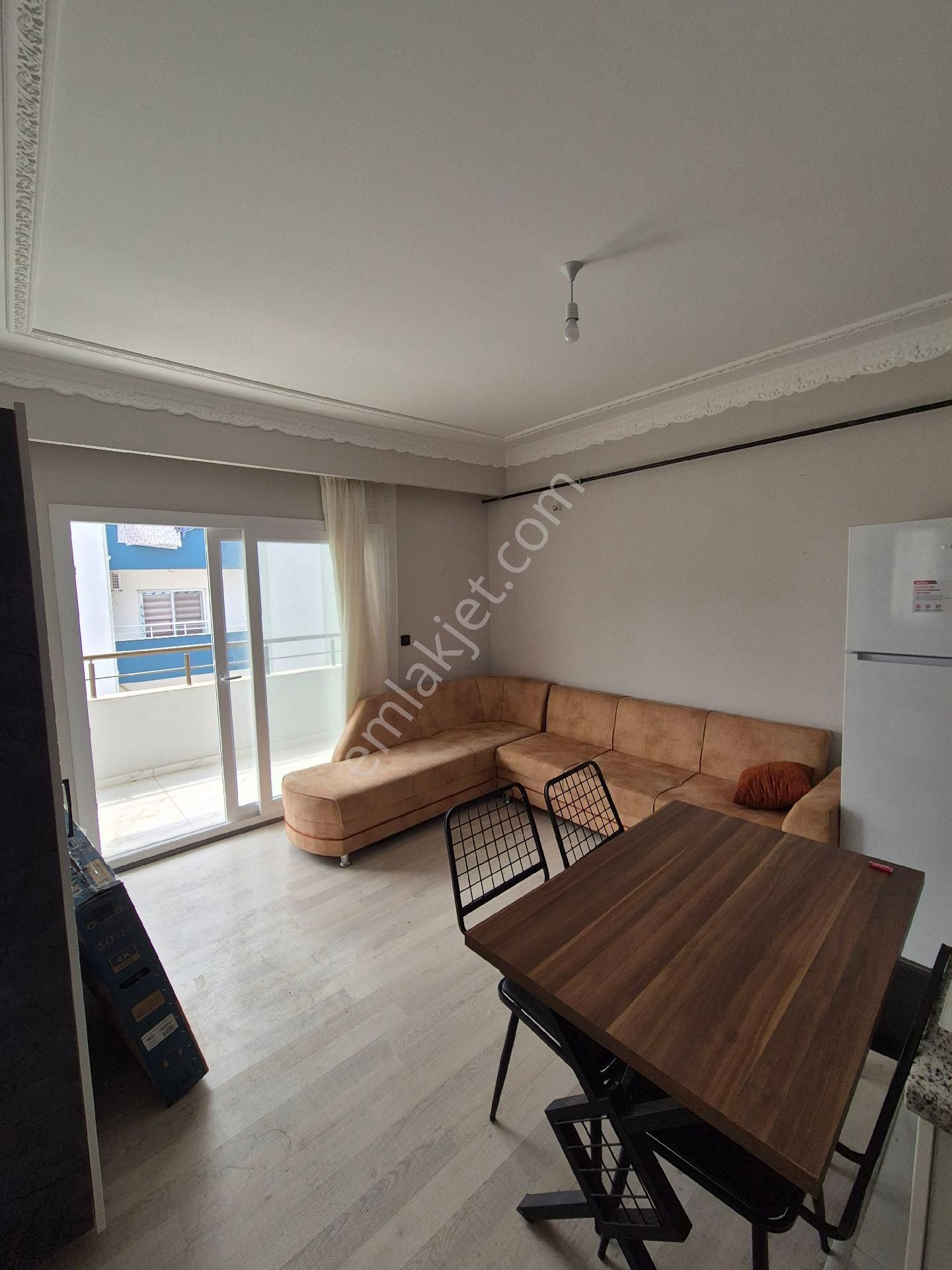 Gültepe'de 1+1 Full Eşyalı Az Katlı Hasarsız Balkonlu Kiralık Daire