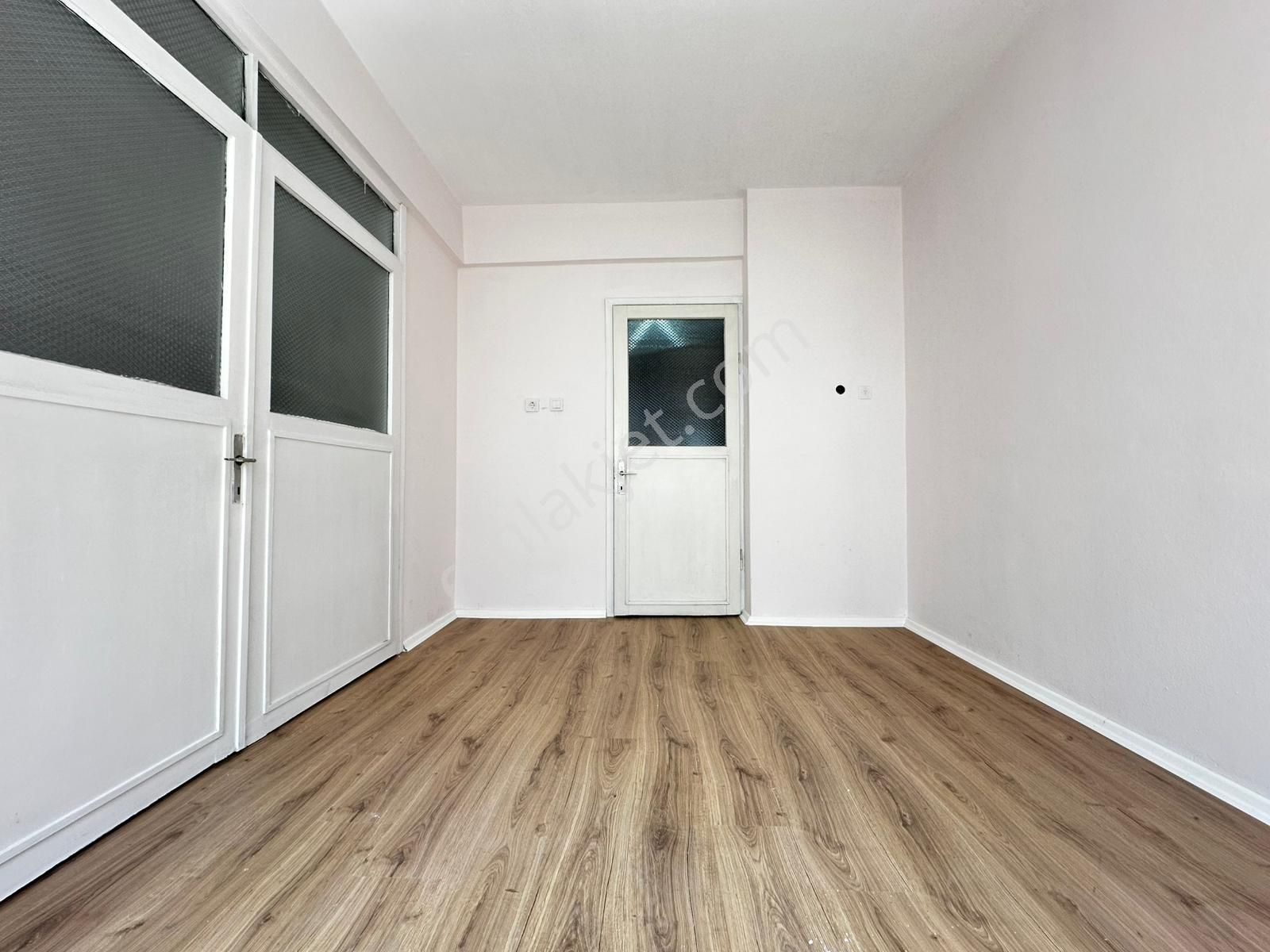 Türkiye Emlak Menderes Mah 3+1 İnönü Caddesinde 1.kat Satılık 125m2 Daire Kod2614 - Görsel 4