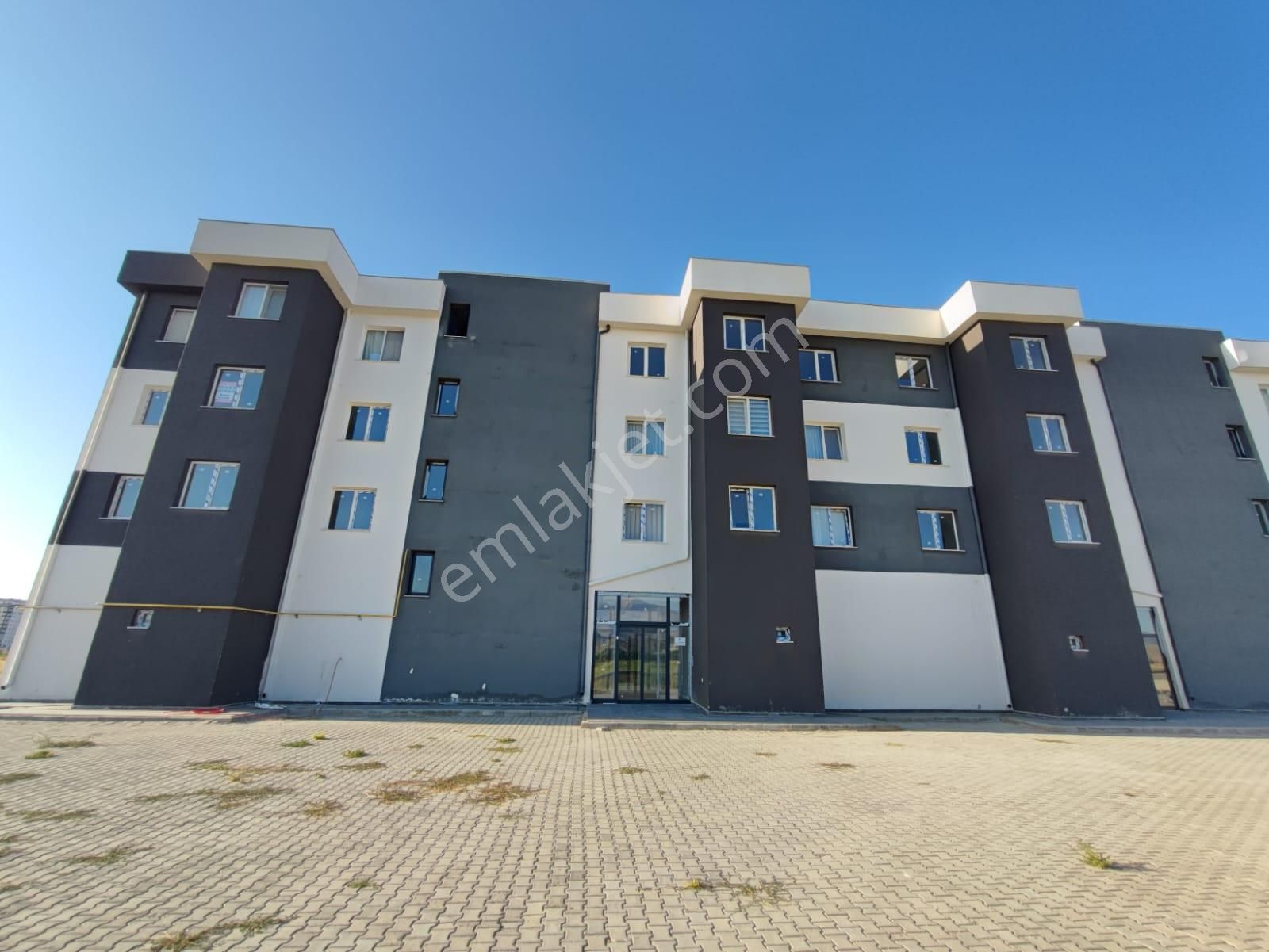 Kocasinan Şeker Mahallesinde Kiralık 4+0 Daire