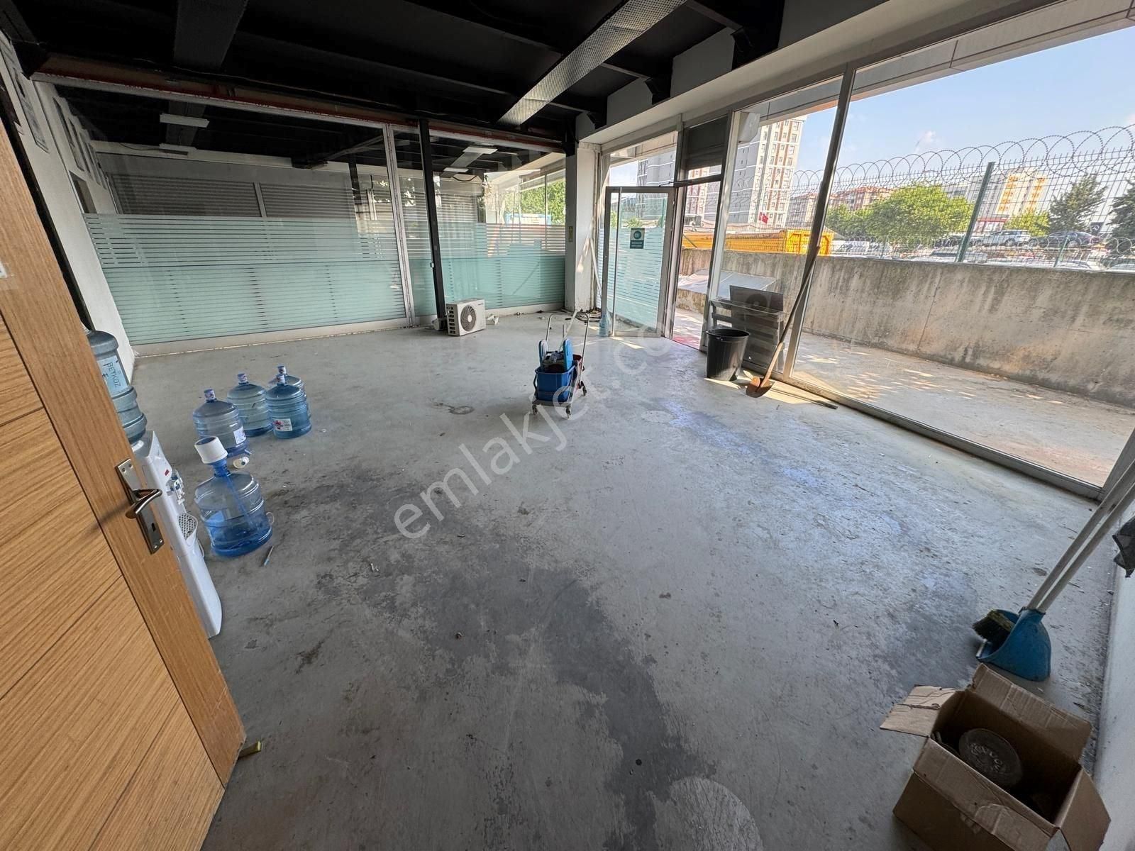 Yakacık Cadde Üstünde Kiralık Dükkan - Görsel 9