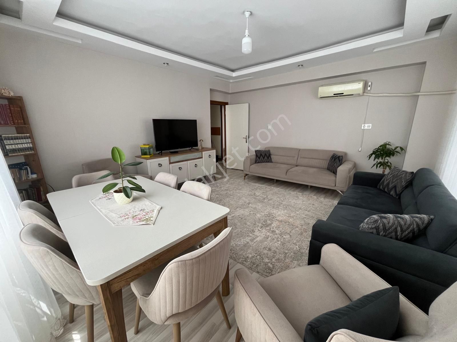 Bağcılar Yeni Hal Civarı Masrafsız Temiz Ara Kat Satılık 3+1 Daire