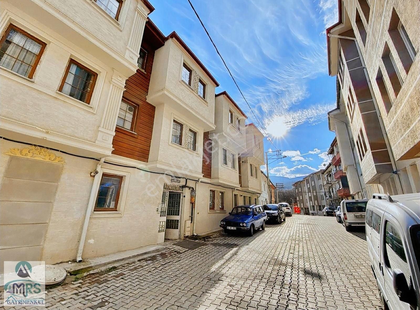 Mrs 'den Vazoya 5 Dakika Mesafede Lüks Eşyalı 1+1 Apart