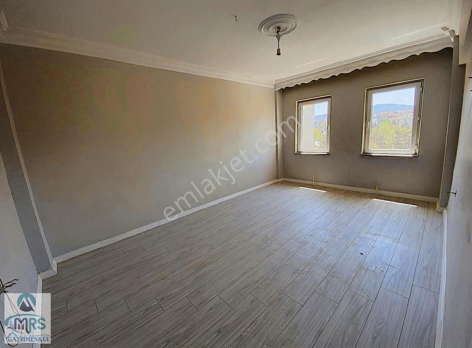 Mrs 'den Dumlupınar Mah. Tadilatı Yapılmış Satılık 3+1 Daire