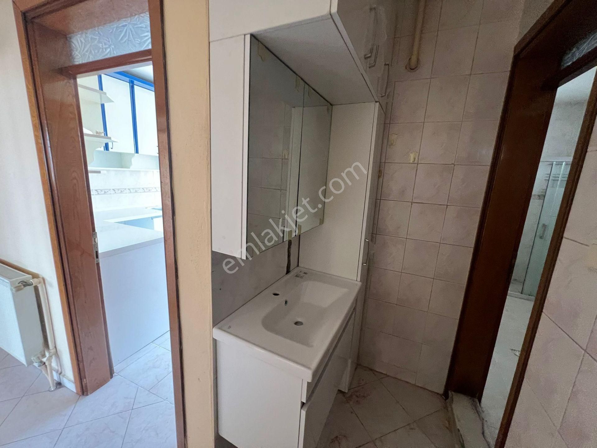 Buca Çamlık Mah.de 2+1 120m2 Dgazlı Ayrı Mutfak Havadar Kiralık Daire - Görsel 18