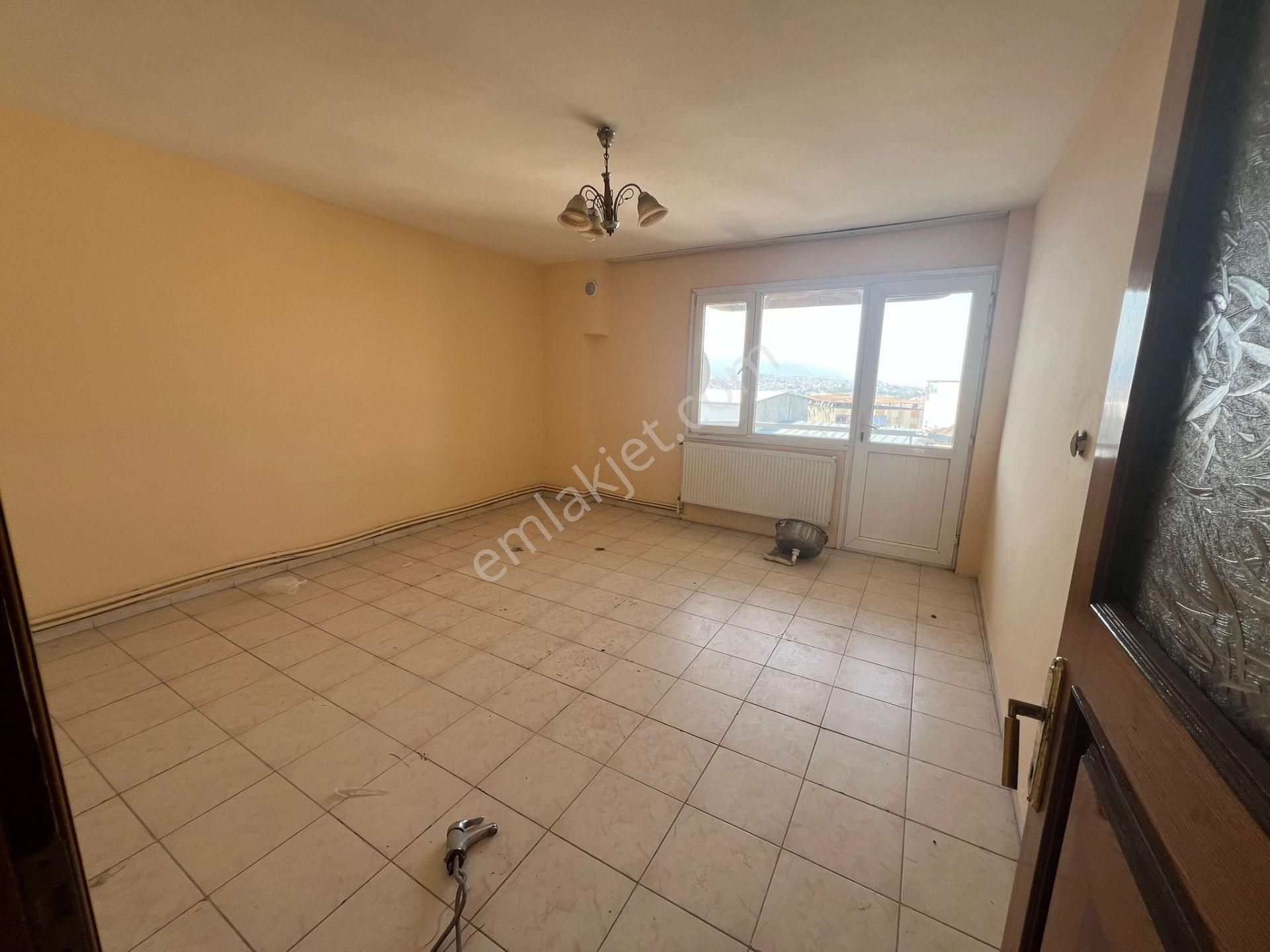 Buca Çamlık Mah.de 2+1 120m2 Dgazlı Ayrı Mutfak Havadar Kiralık Daire - Görsel 3