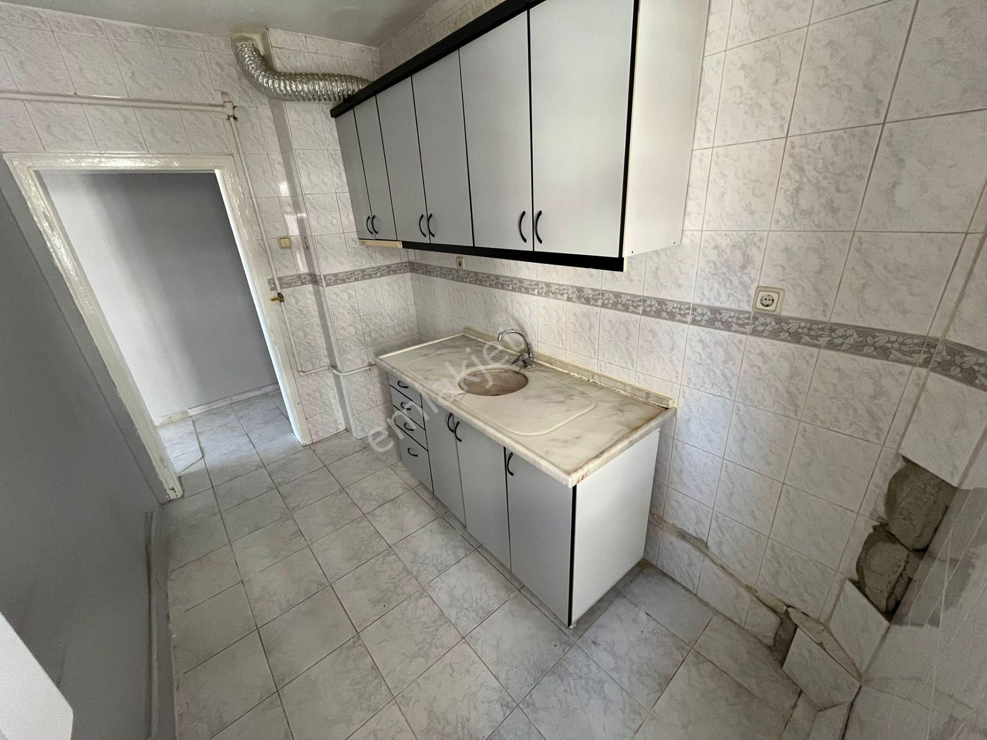 Aşağı Eğlence Göbek Yakını Cadde Üzeri 3+1 Güney Cephe Manzaralı Daire