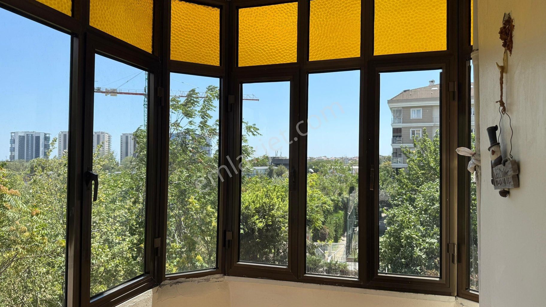 Eşyalı 2+1 120m2 3 Cepheli Önü Kapanmaz Manzaralı Açık Otoparklı Keyifli Daire