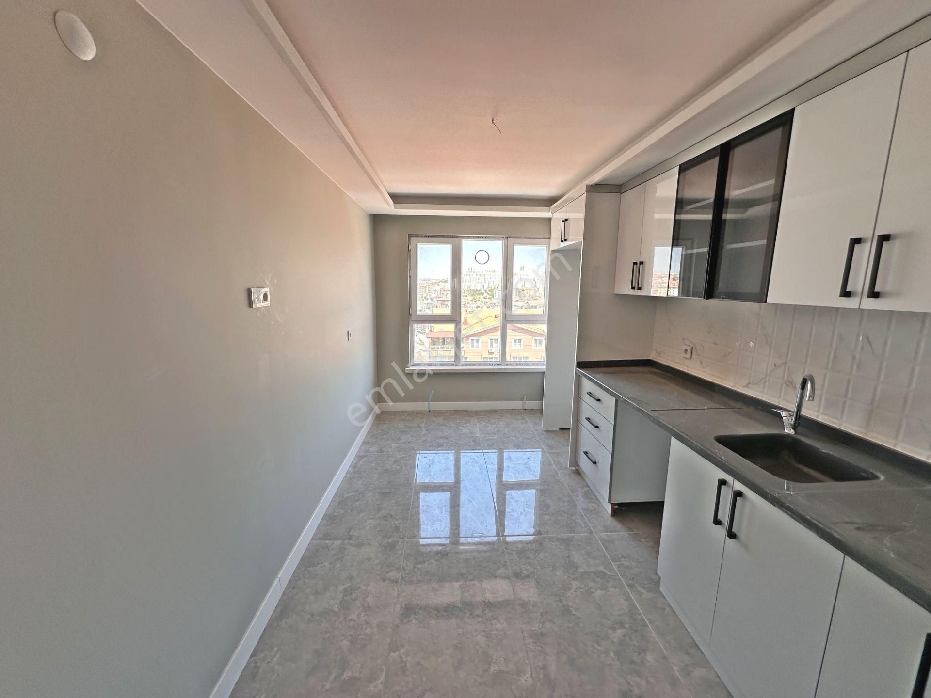 Şahintepe Mahallesinde Ara Katta Full Yapılı Sıfır 3+1 Satılık Daire - Görsel 2