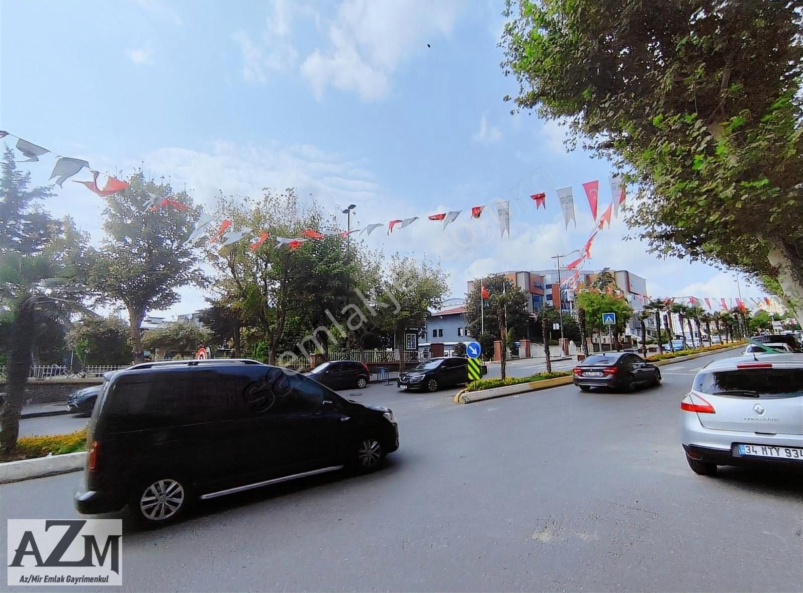 Azmir'den Siyavuşpaşada Kiralık 3+1 Genç Ve Büyük Daire