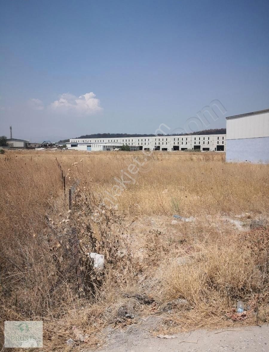 Kısık Sanayi Arkası Depolar Bölgesinde 410m2 Tek Tapu Arsa