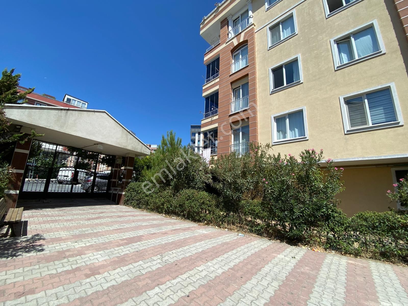 Kavaklı Merkezde Butik Site İçinde Kiralık Bahçe Kullanimli 2+1 Bahçe Kat