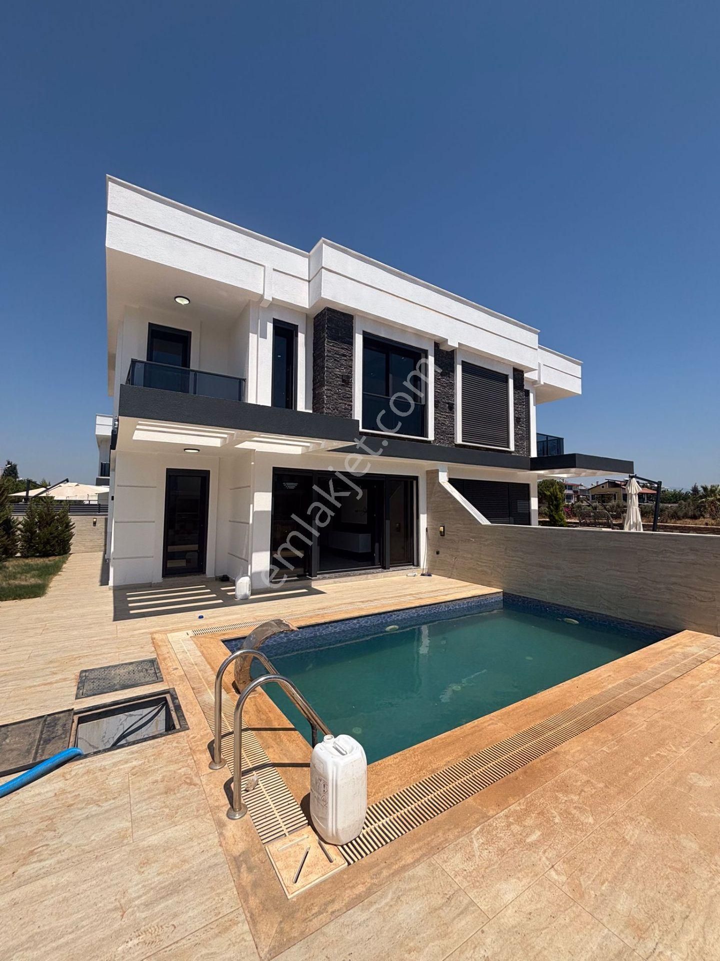 Aydın Didim Altınkumda 4+1 Villa Müstakil Havuzlu Otoparklı