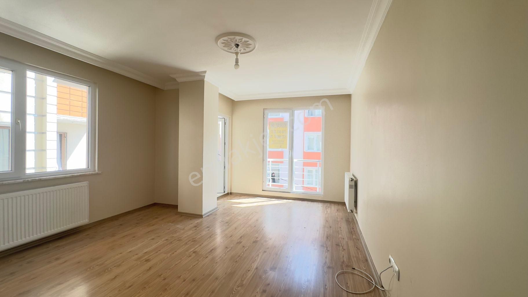 Çekmeköy Hamidiye Çağrı Arkası Kiralık 2.kat 2+1/85m2 Daire