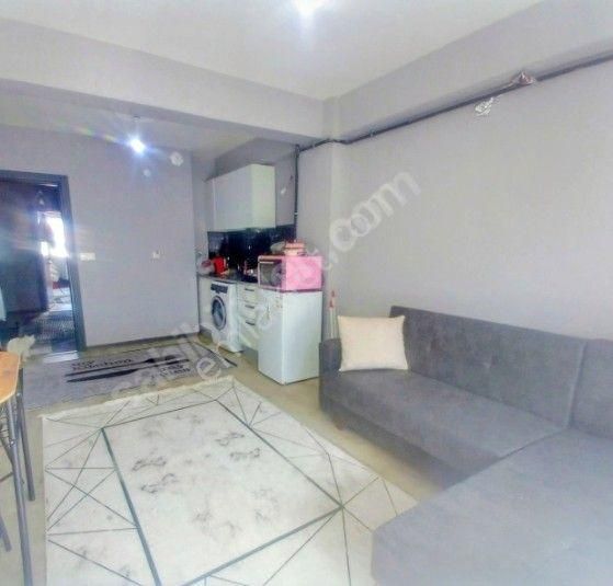 Esentepe Mahallesi Eşyalı Sıfır Balkonlu Kiracılı Satılık 1+1