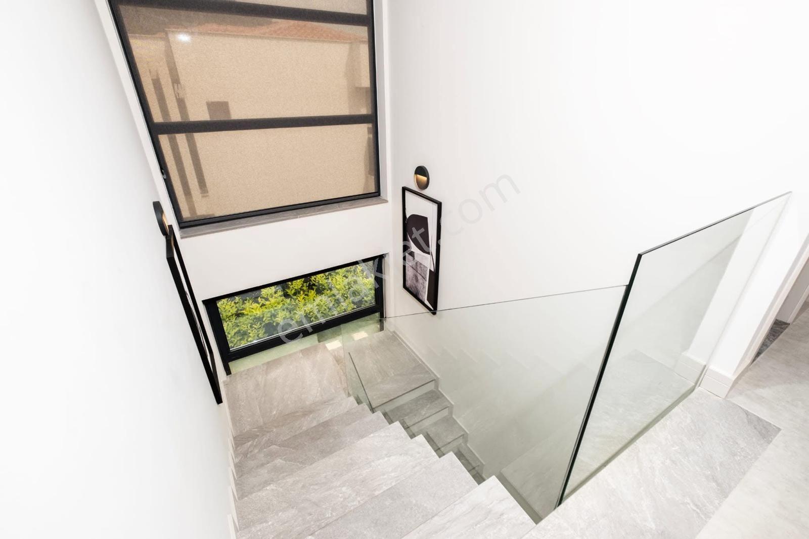 Kuşadası Karaova Mevkiinde Muhteşem Deniz Manzaralı 4+1 180m2 Özel Havuzlu Tek Müstakil Lux Villa - Görsel 25