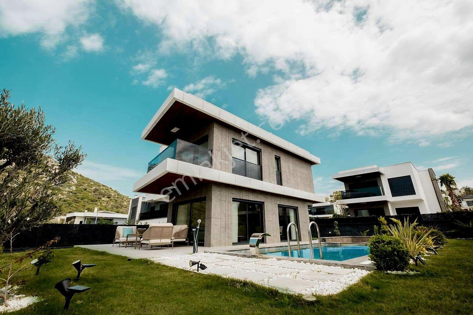 Kuşadası Karaova Mevkiinde Muhteşem Deniz Manzaralı 4+1 180m2 Özel Havuzlu Tek Müstakil Lux Villa - Görsel 34