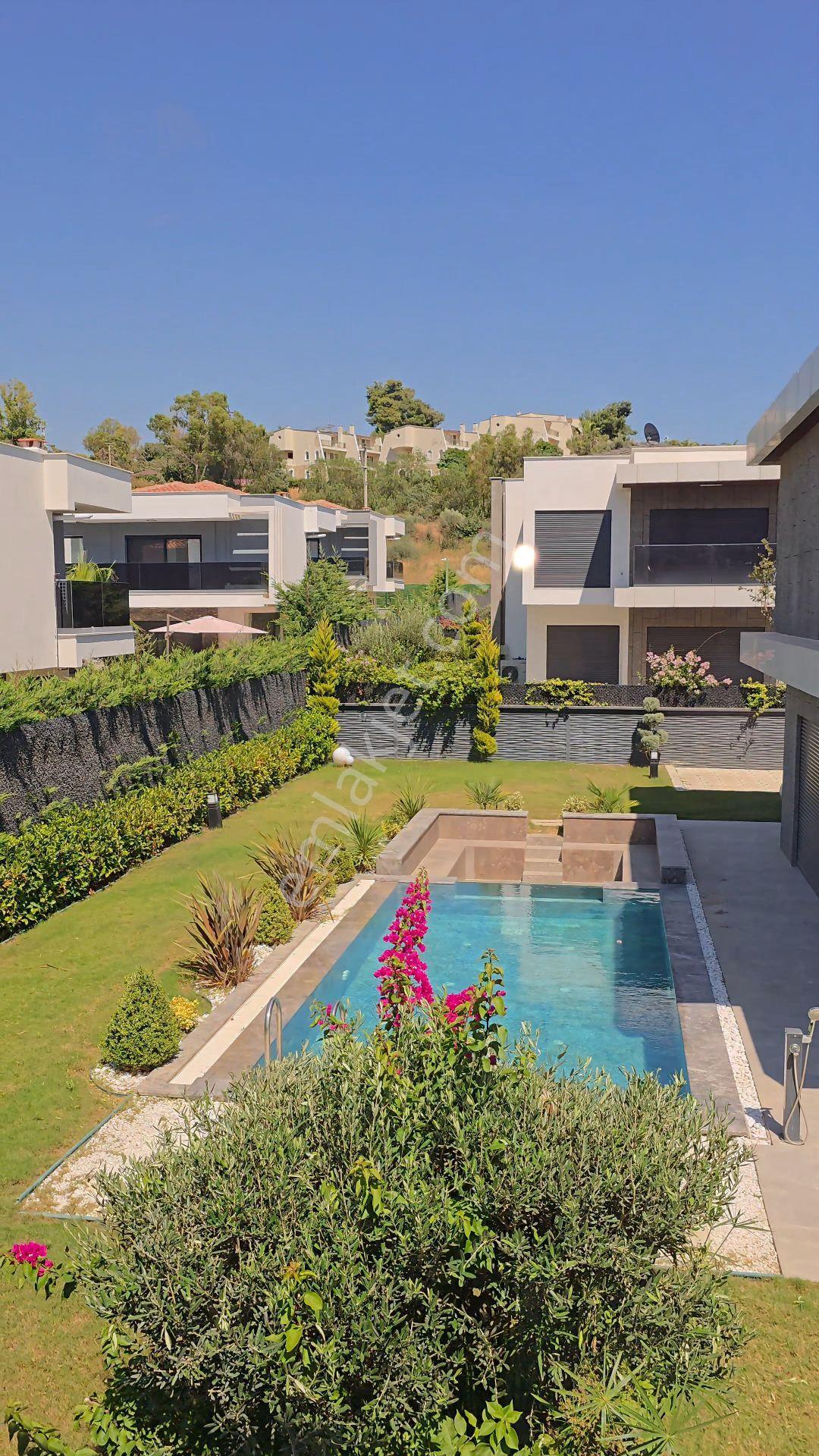 Kuşadası Karaova Mevkiinde Muhteşem Deniz Manzaralı 4+1 180m2 Özel Havuzlu Tek Müstakil Lux Villa - Görsel 31