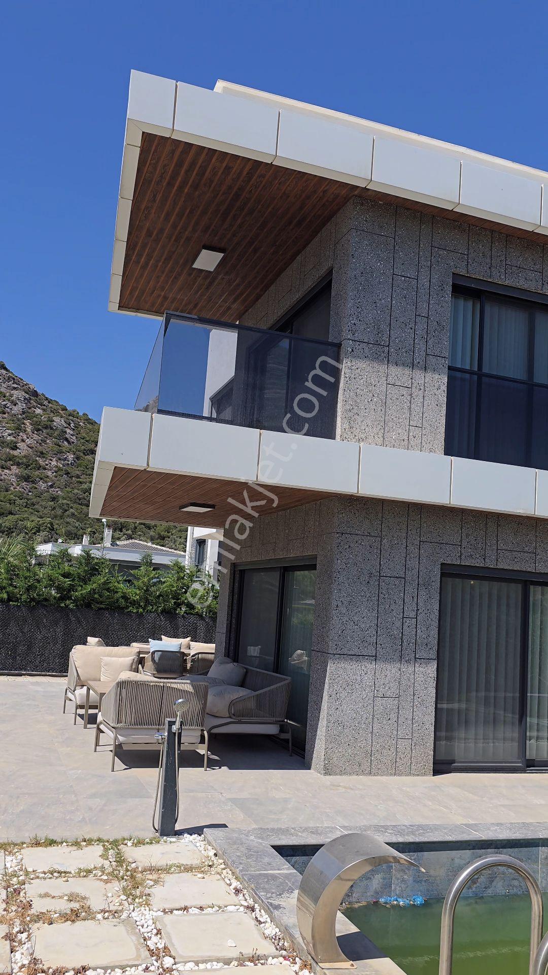 Kuşadası Karaova Mevkiinde Muhteşem Deniz Manzaralı 4+1 180m2 Özel Havuzlu Tek Müstakil Lux Villa - Görsel 32