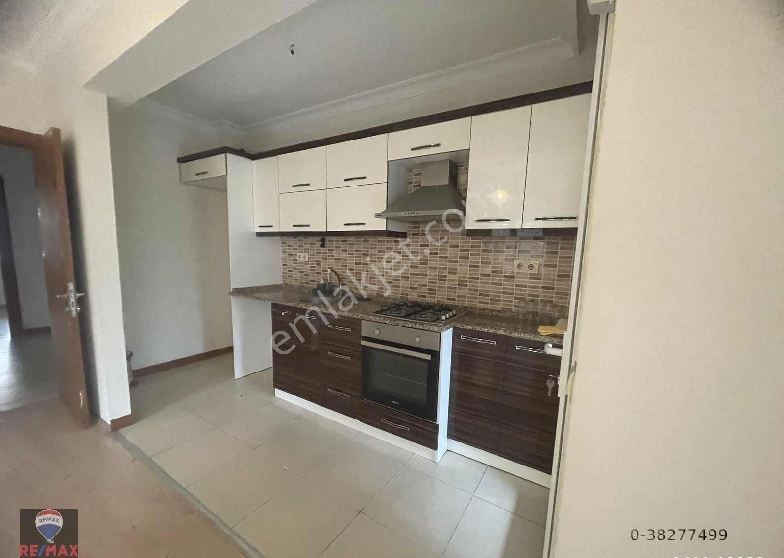 Remax Model Den Bayraklı Adalet Mah De Yüksek Giriş 2+1