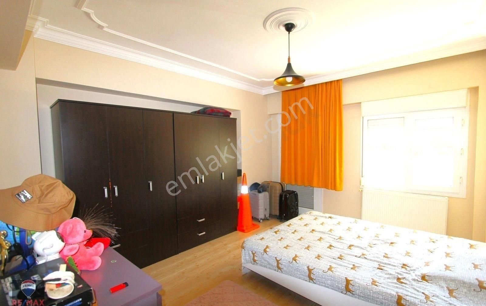 Narlıdere 2. İnönü Mahallesi'nde Site İçi Satılık 3+1 Daire