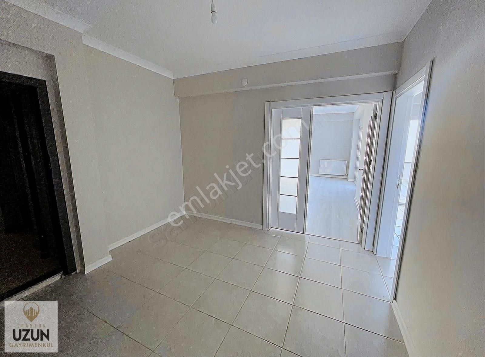 Karşıyaka Da Deniz Manzaralı Satılık Daire