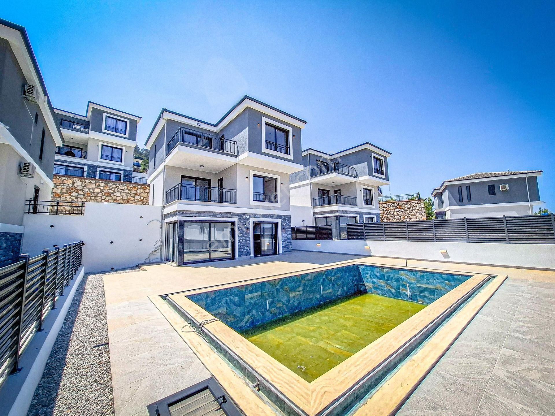 Didim Akbük Mahallesinde Full Deniz Manzaralı,müstakil Havuzlu Ve Otoparklı 4+1 Satılık Villa - Görsel 10