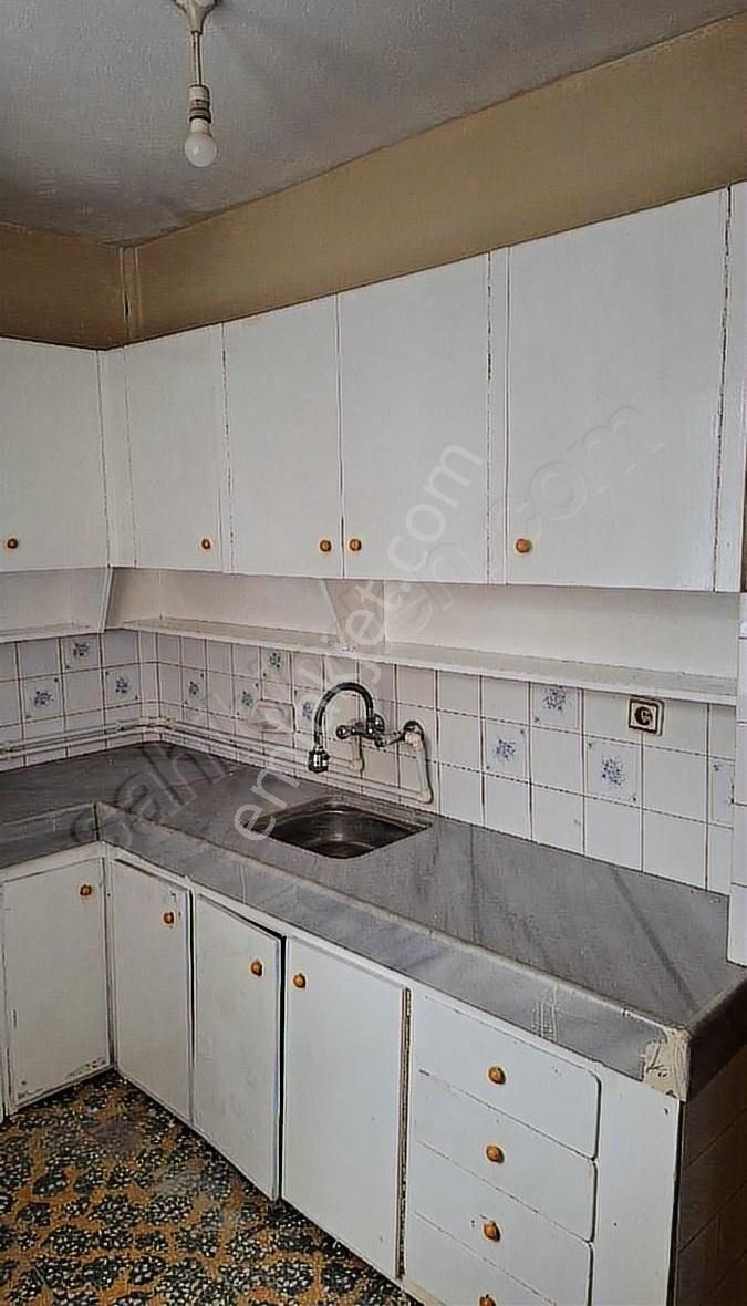 Buca Fırat Da Arakat Dogalgazli Daıre