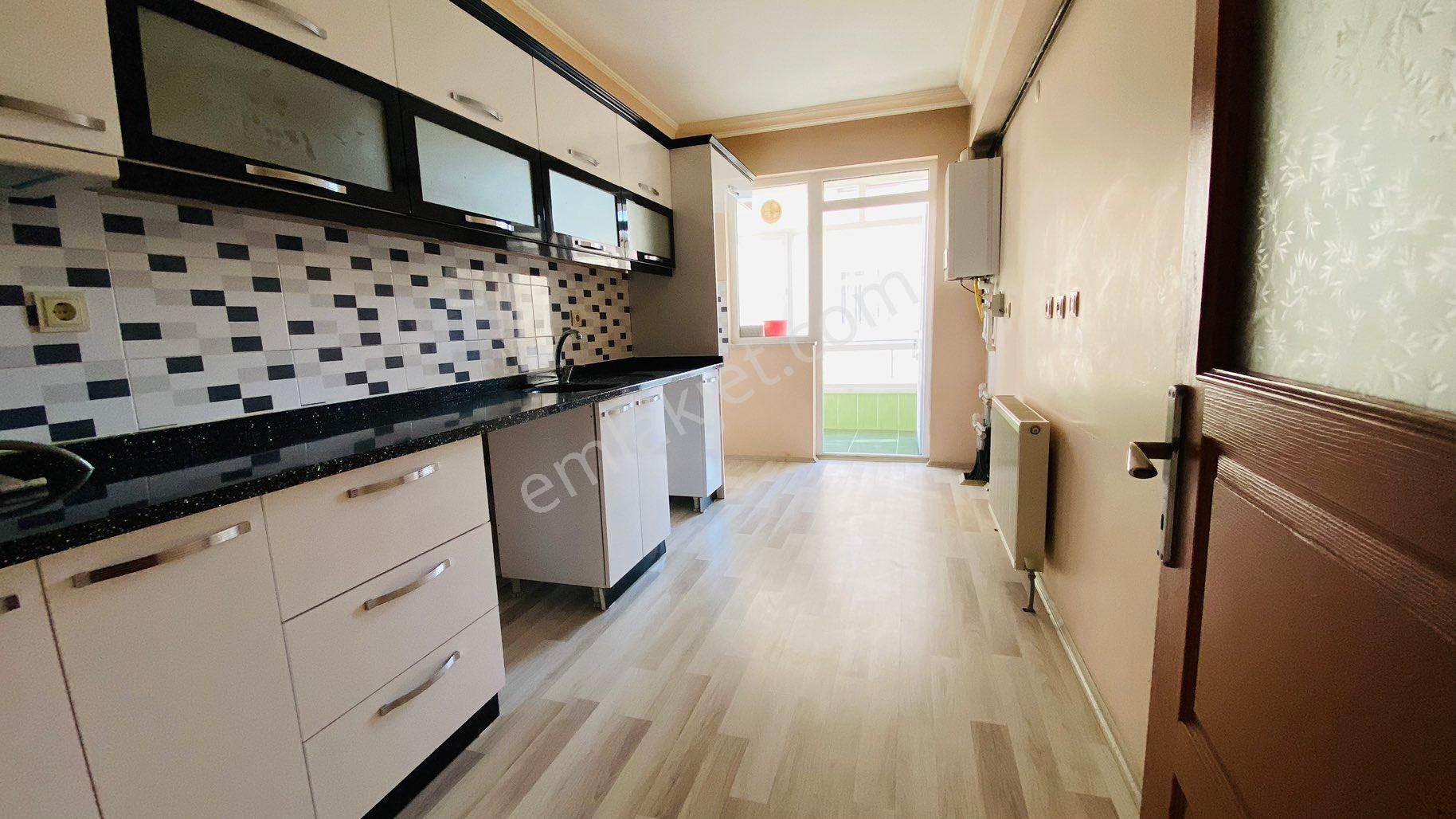 Aytemur Emlak'tan 19 Mayıs Mahallesinde 2+1 Masrafsız Daire