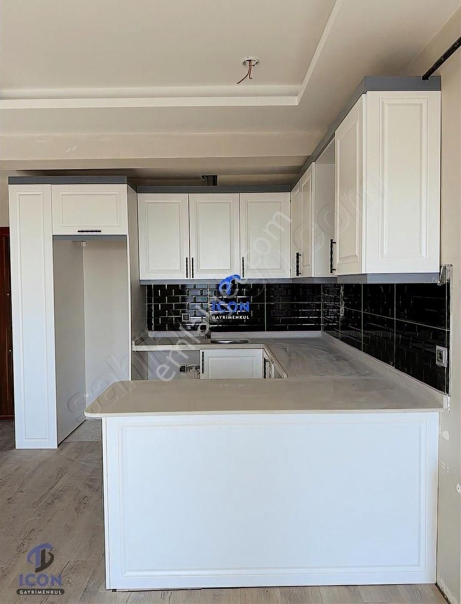 Icon'dan Akdeniz Mah'de Geniş Oturumlu Balkonlu 1+1 - Görsel 4