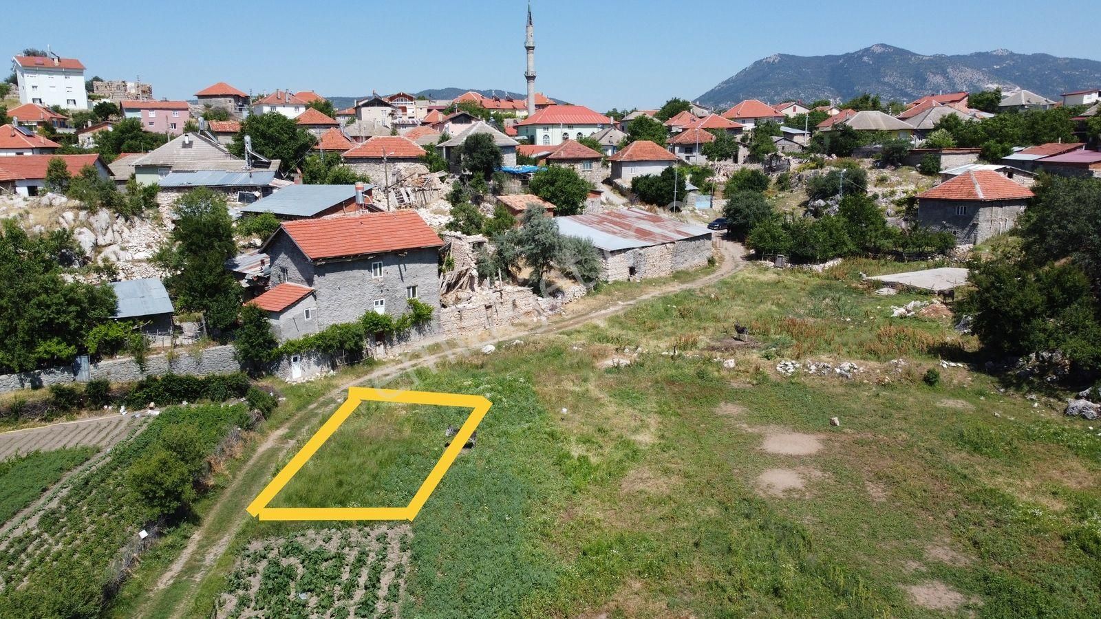 Yerleşimin İçinde Ufak Bahçe Elektrik Su Var Mete Mermerden - Görsel 6