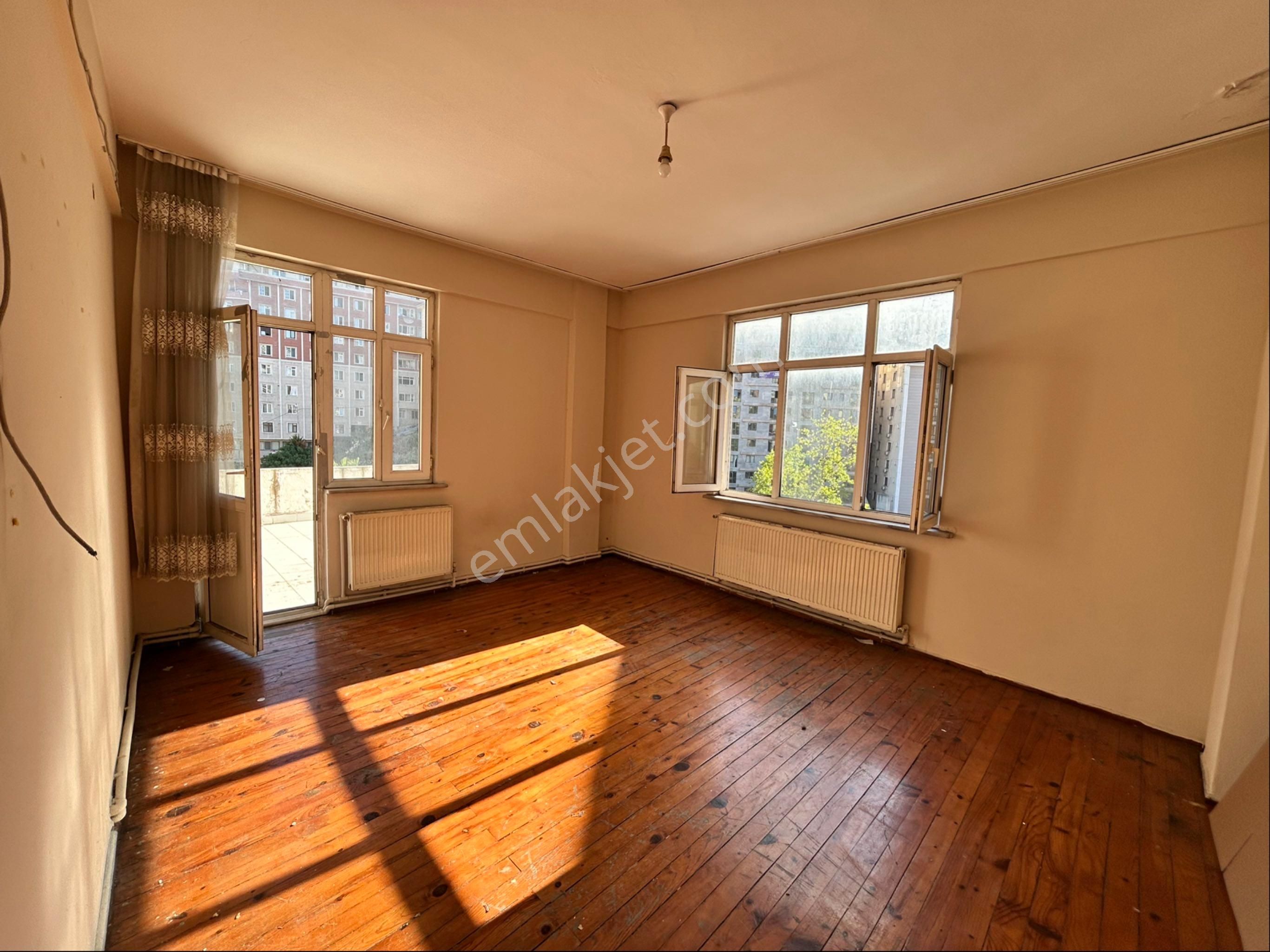 Kağıthane Ortabayır’da Geniş Teraslı Kiralık Daire