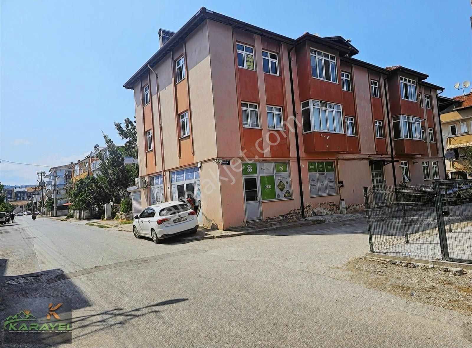 Serdivan Arabacıalanını Şehitler Cami Karşısı Kiralık Daireler