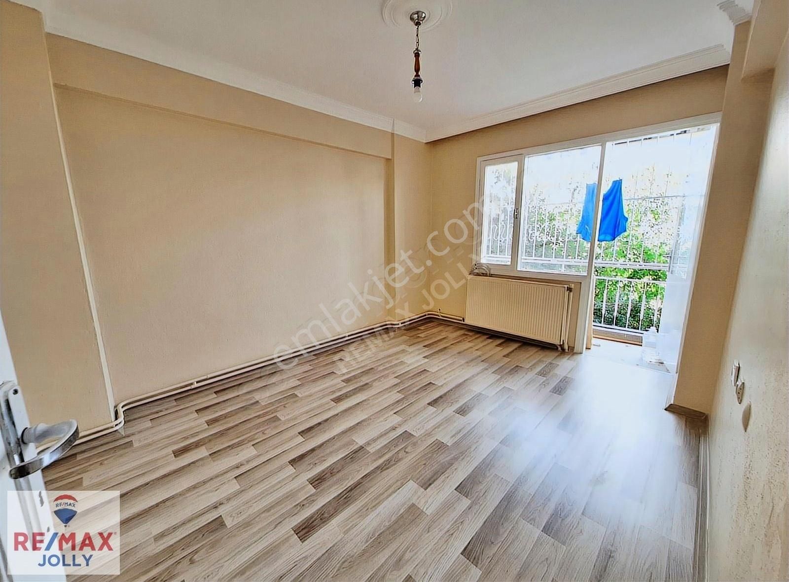 Buca Şirinyer Efeler Mah. Kiralık 3+1 Daire Remax Jolly Serdar