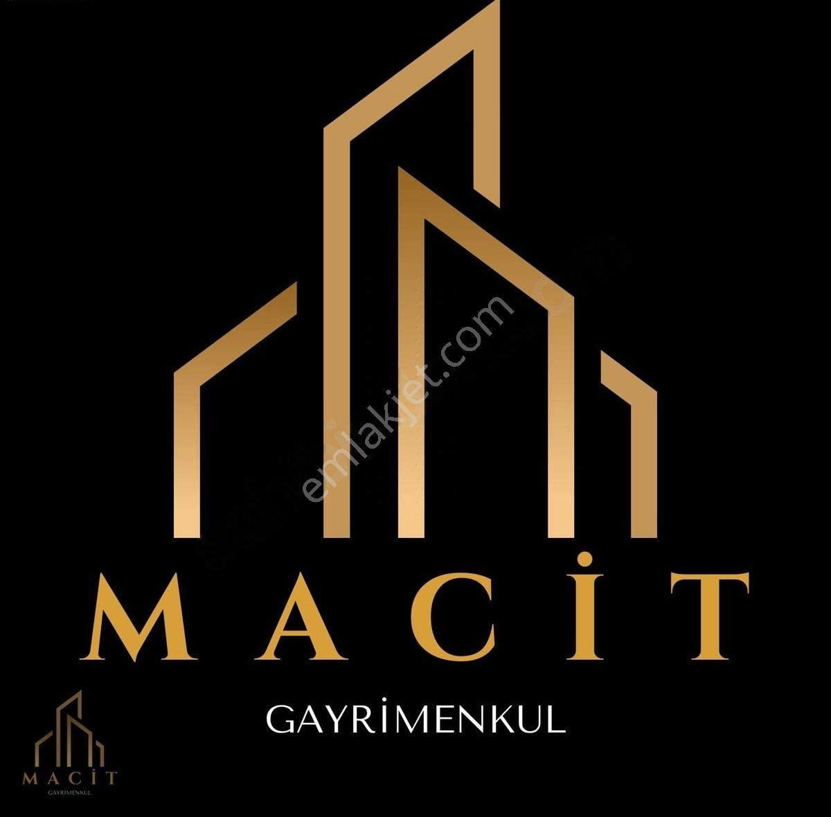 Macit'den Mustafakemalpaşa Onaçta Yol Üzeri Tek Tapu Tarla