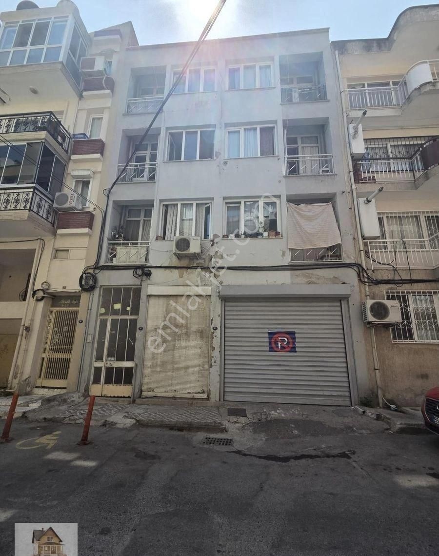 Üçyol Metroya Yakın Kople Satılık 4 Katlı 7 Daireli Bina