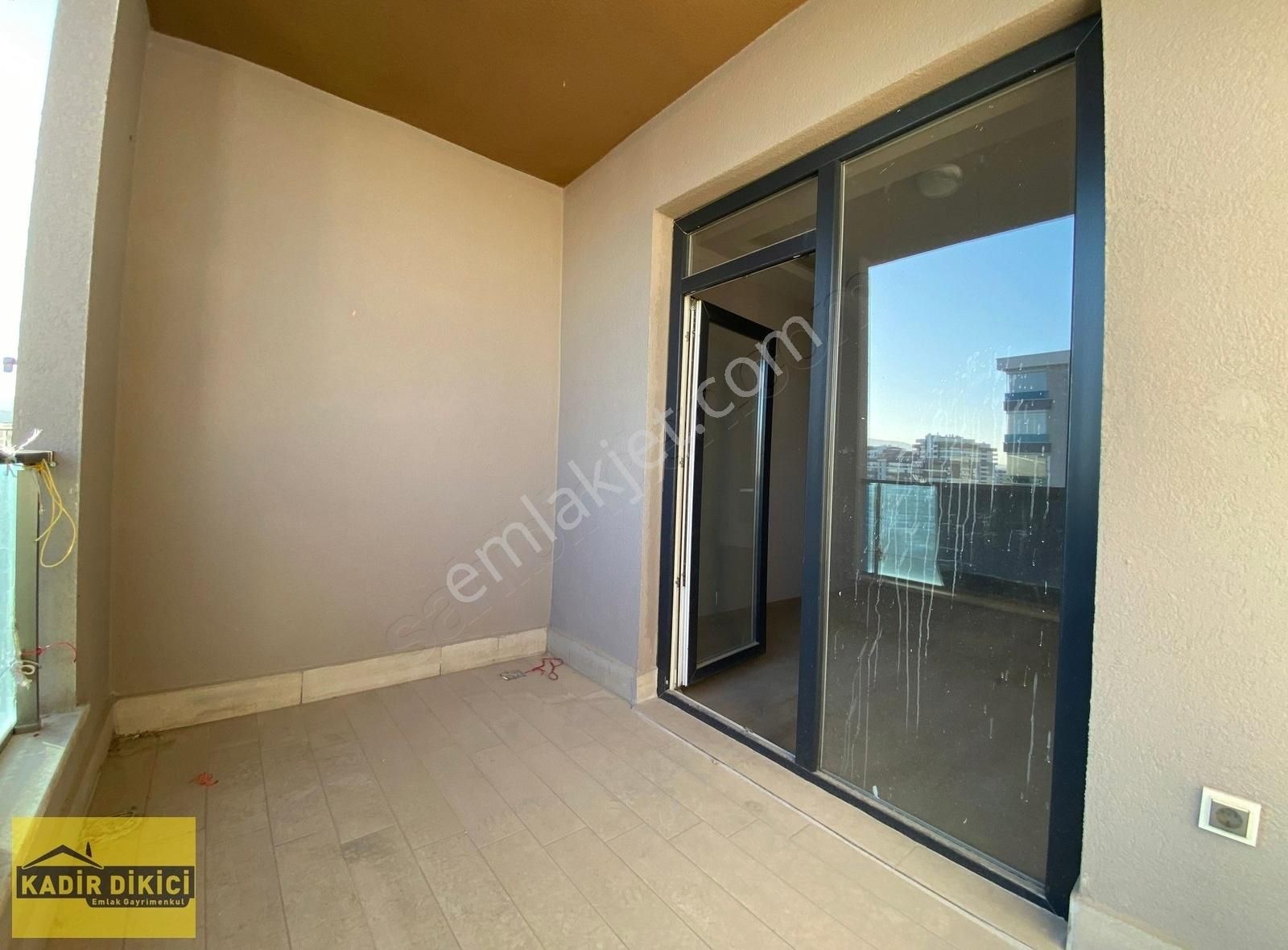 Kadir Dikici'den Ömer Halisdemir Cad Kiralık 4+1 Daire - Görsel 21