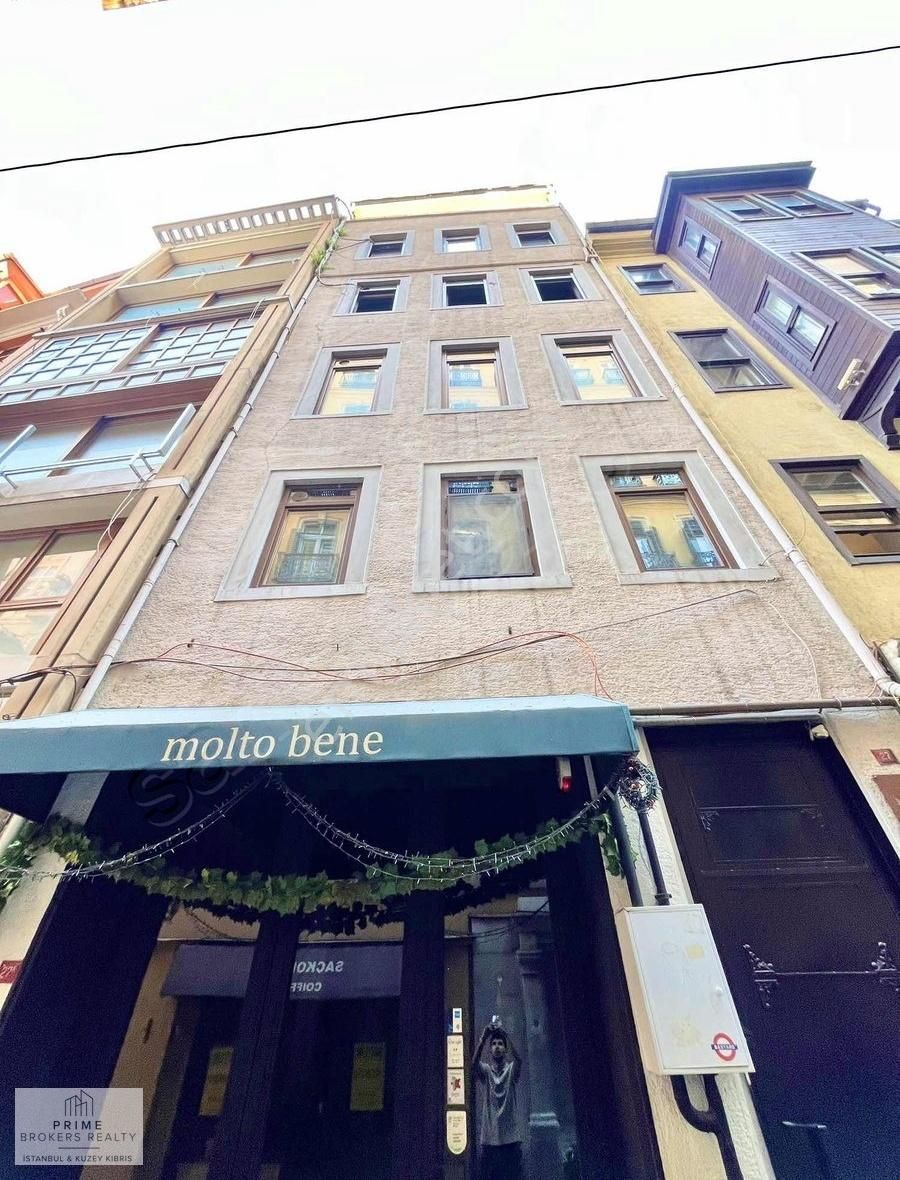 Galata'ya Adım Mesafede Tarihi Dokuda Kdv Avantajlı Harika Ofis