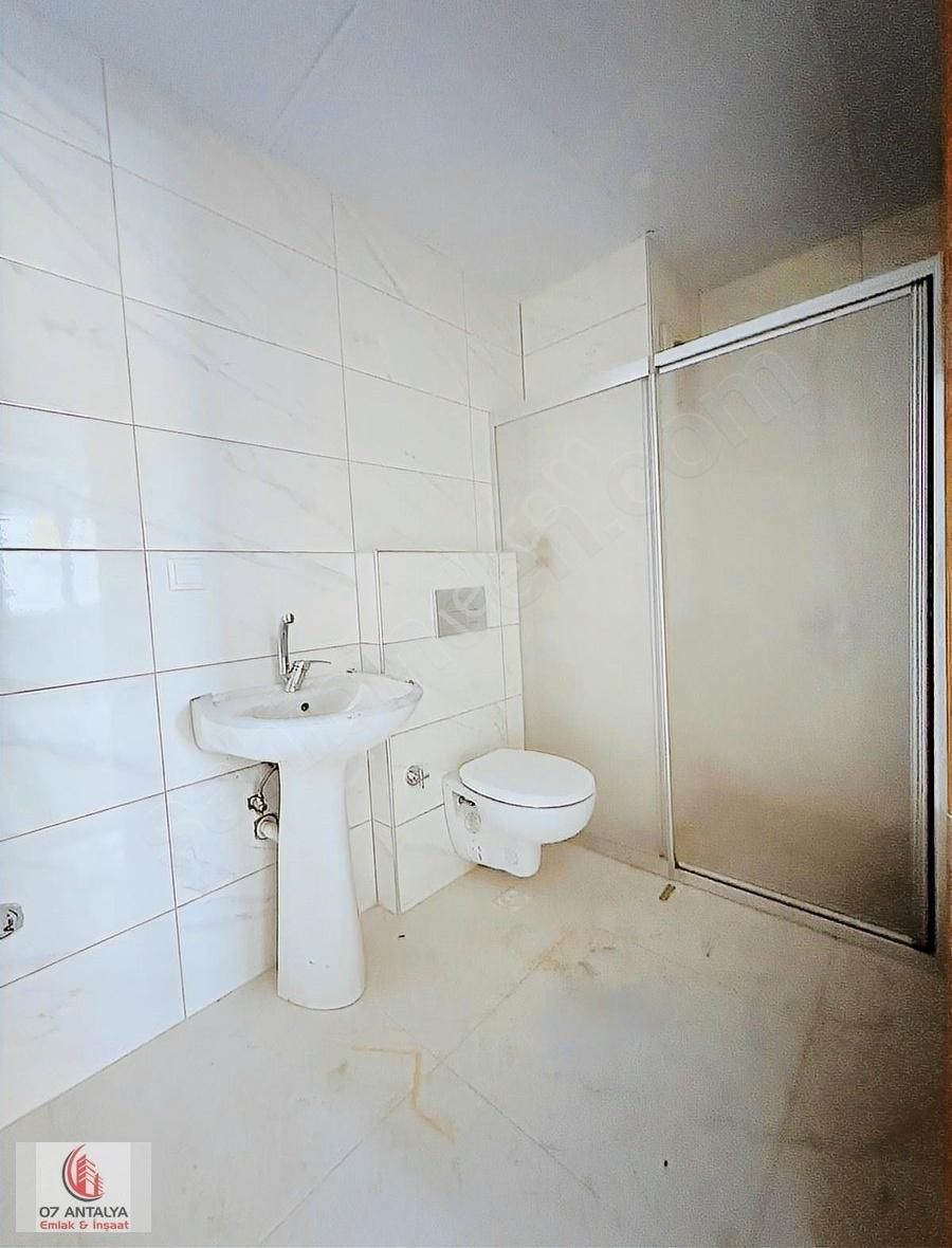 Erenköyde Kanal Dibinde 65m2 1+1 Yüksek Giriş Acil Satılık