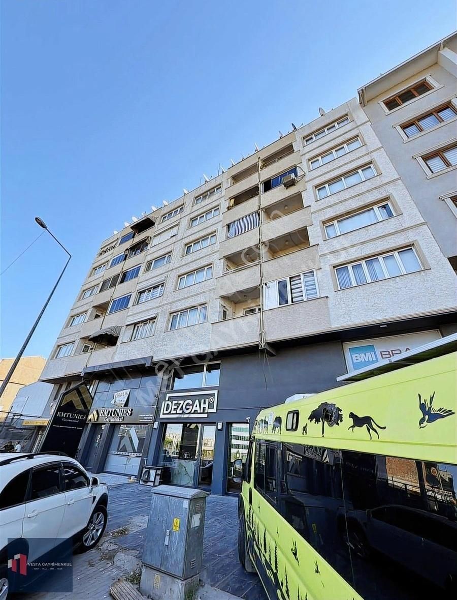 Reno Fabrikası Karşısında Asansörlü 2+1 130 M2 Satılık Daire - Görsel 2