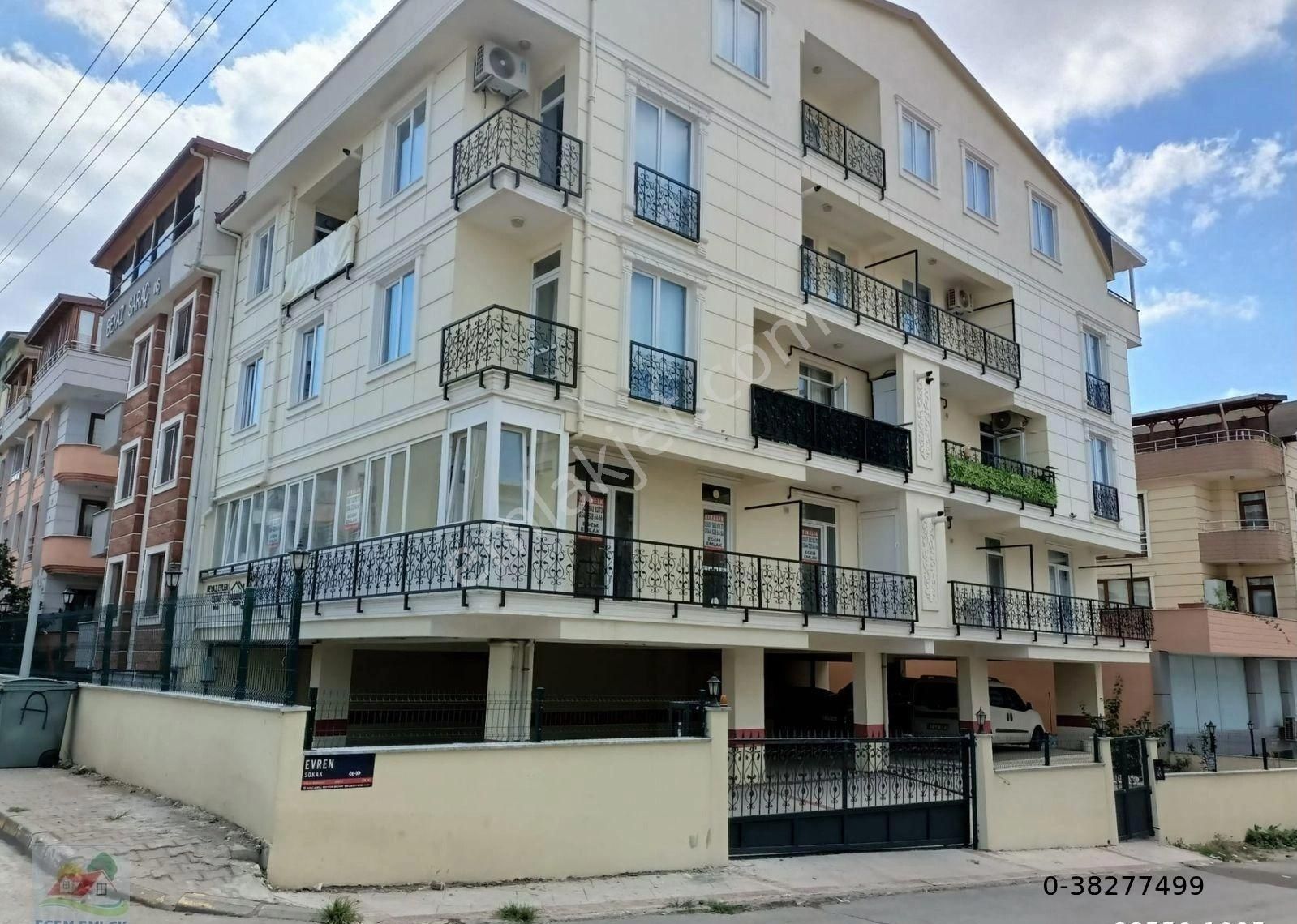 Körfez Atalar Mahallesi Pazar Ceddesinde Sıfır 2+1 Otoparklı Kiralık Daire