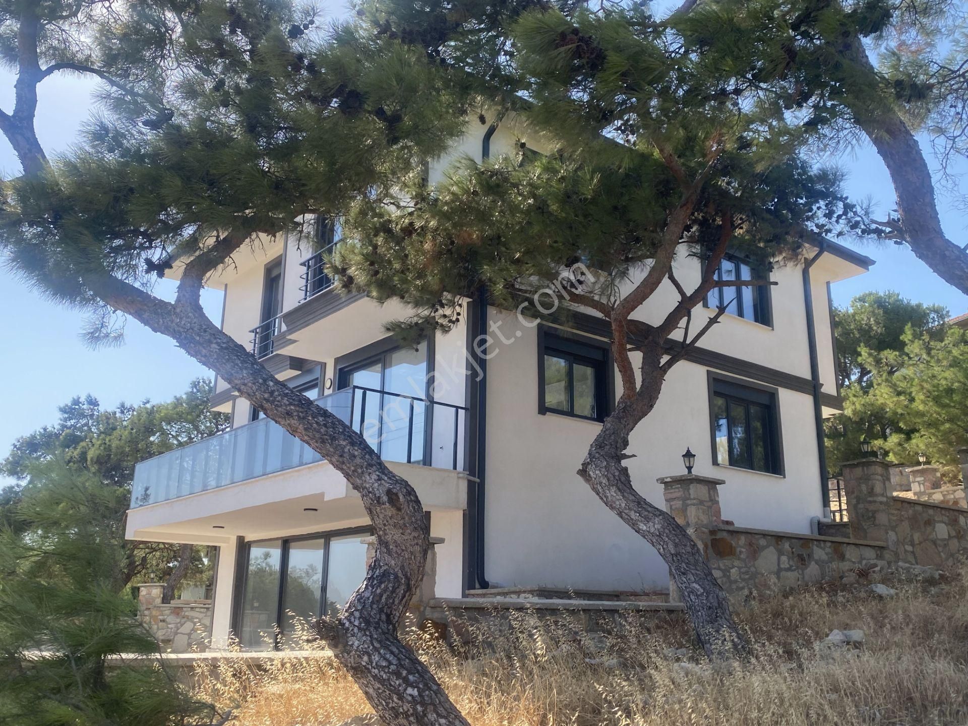 Balıkesir Ayvalık Camlık Ta Satılık Villa.deniz Manzaralı